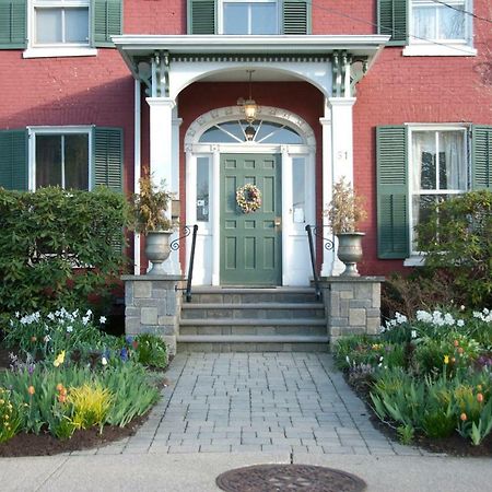 Grape Arbor Bed And Breakfast North East Exterior photo