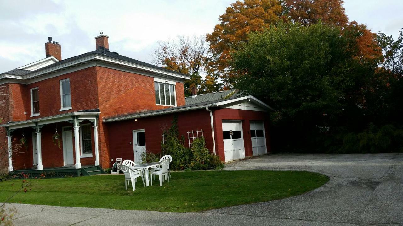Grape Arbor Bed And Breakfast North East Exterior photo